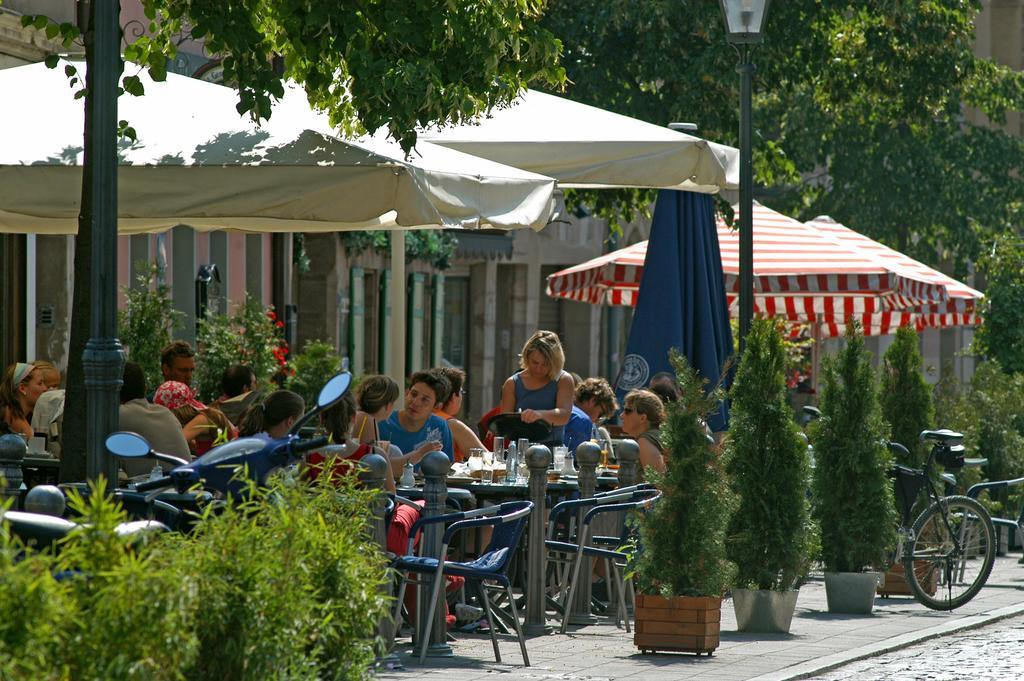 Ambient Hotel Am Europakanal Фюрт Экстерьер фото