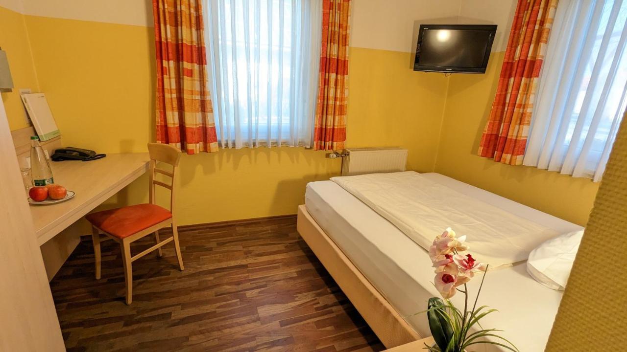 Ambient Hotel Am Europakanal Фюрт Экстерьер фото