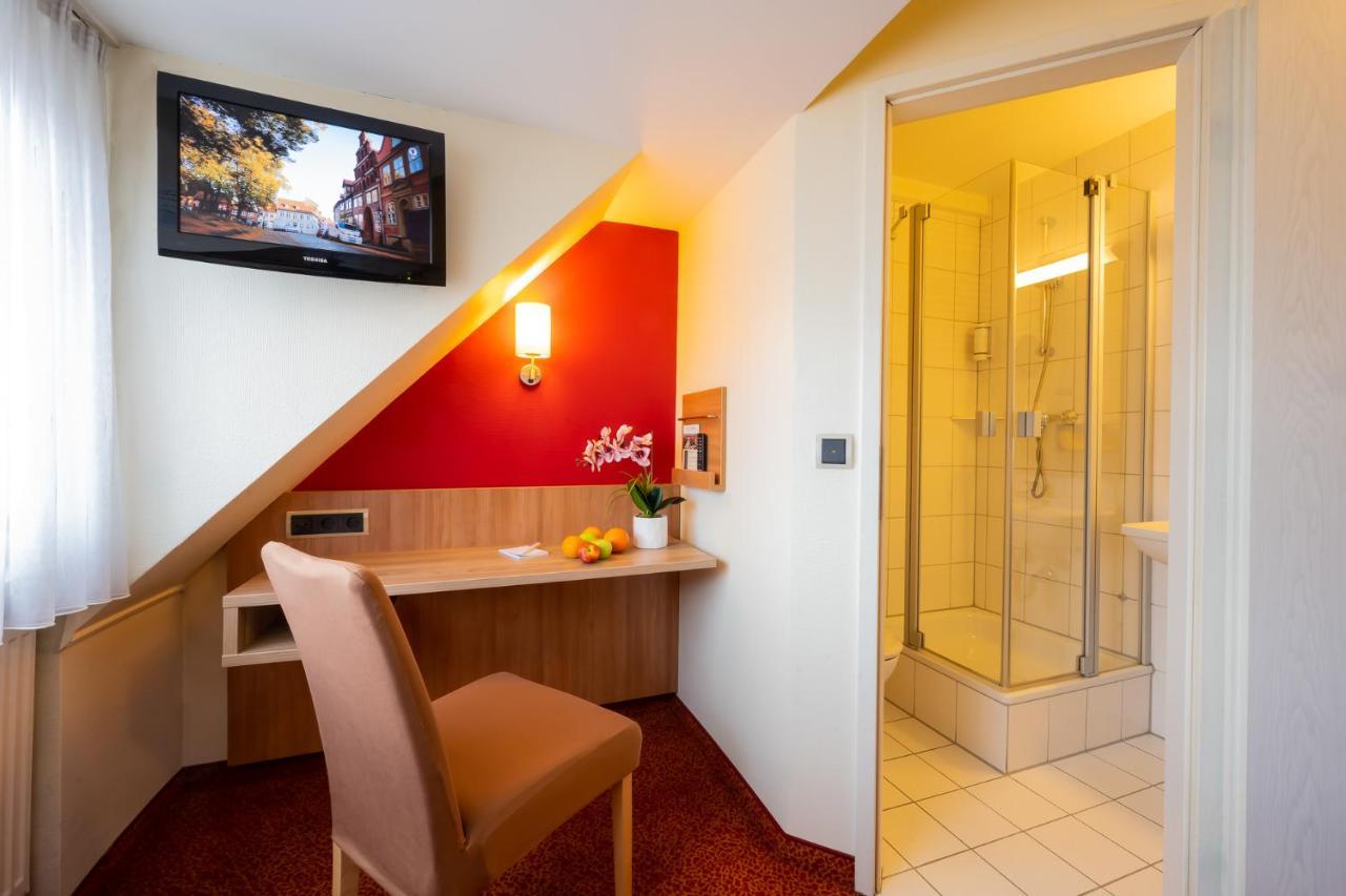 Ambient Hotel Am Europakanal Фюрт Экстерьер фото