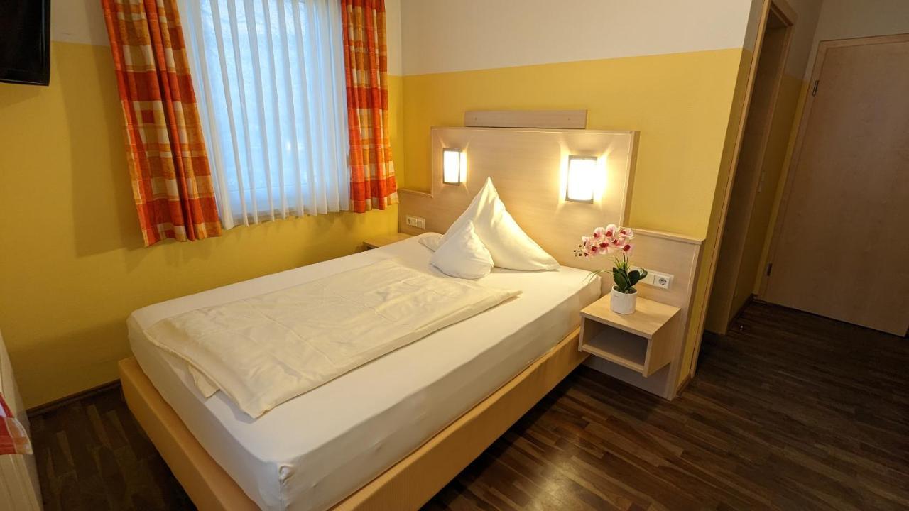Ambient Hotel Am Europakanal Фюрт Экстерьер фото