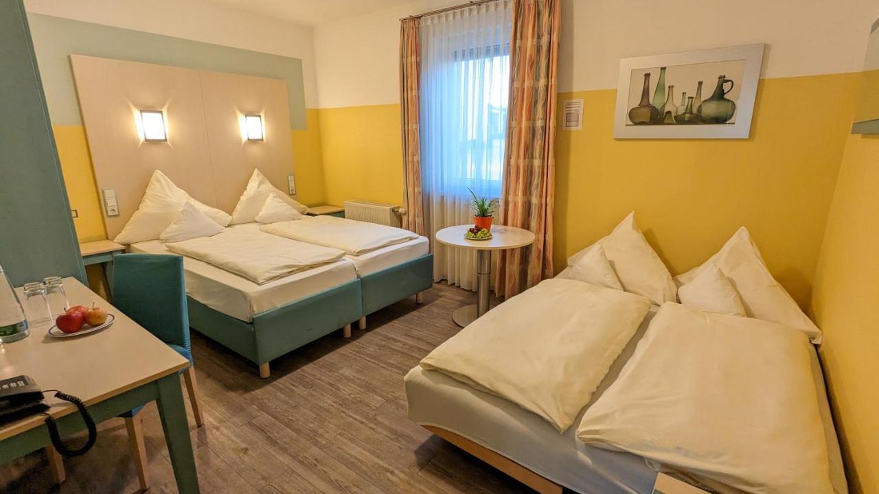 Ambient Hotel Am Europakanal Фюрт Экстерьер фото