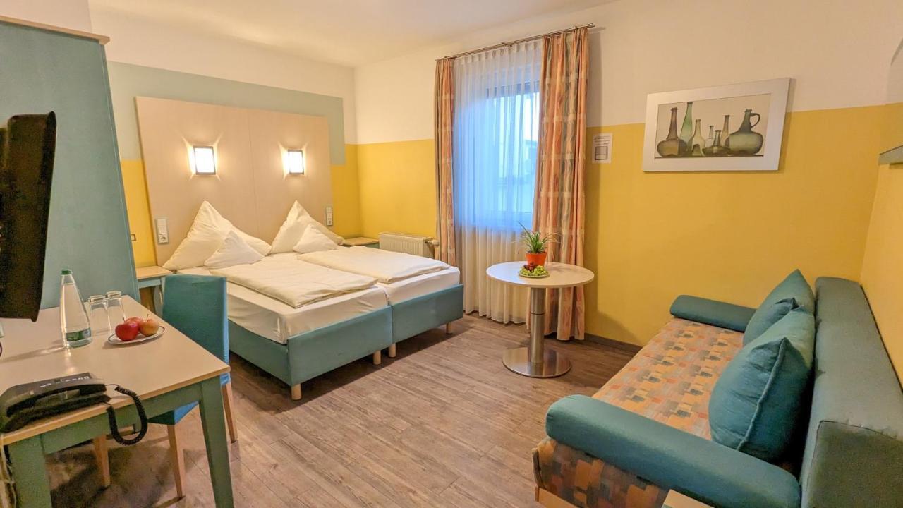 Ambient Hotel Am Europakanal Фюрт Экстерьер фото