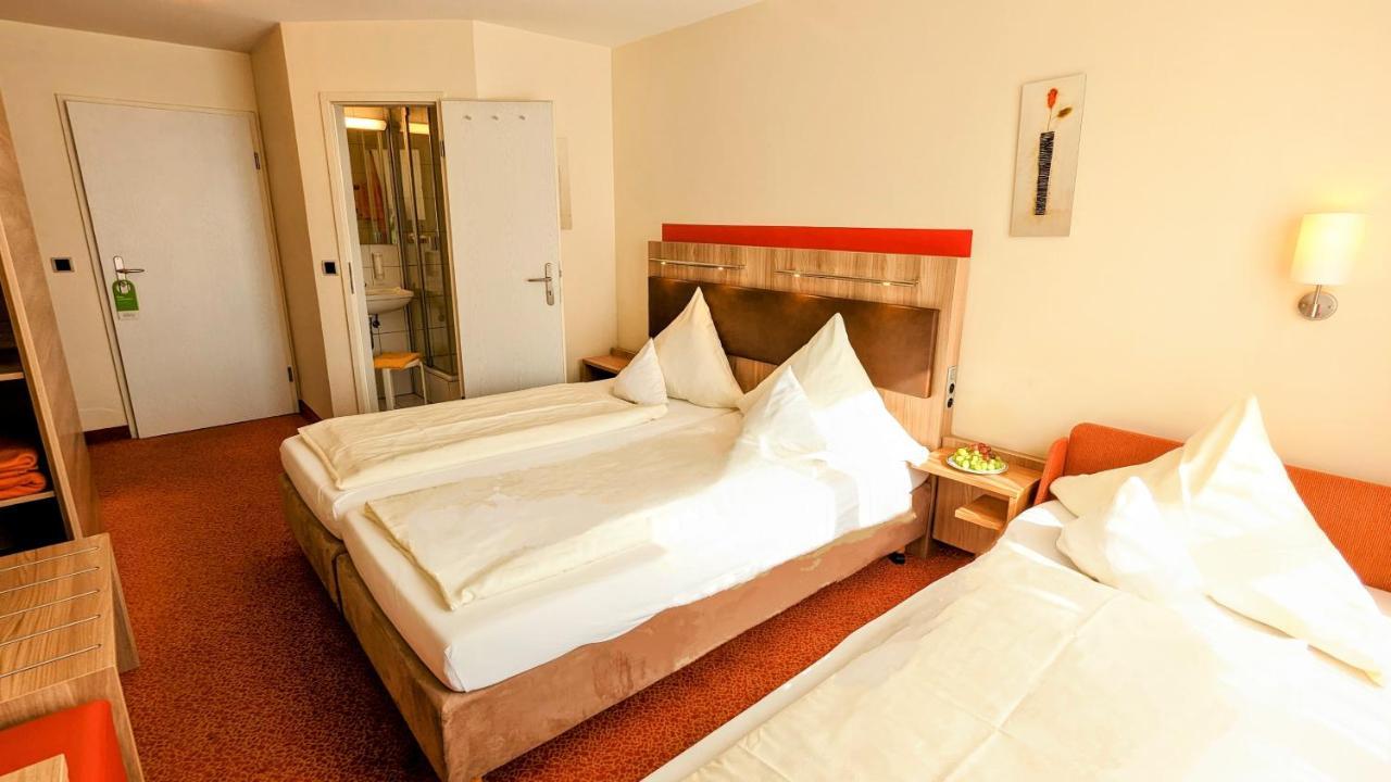 Ambient Hotel Am Europakanal Фюрт Экстерьер фото