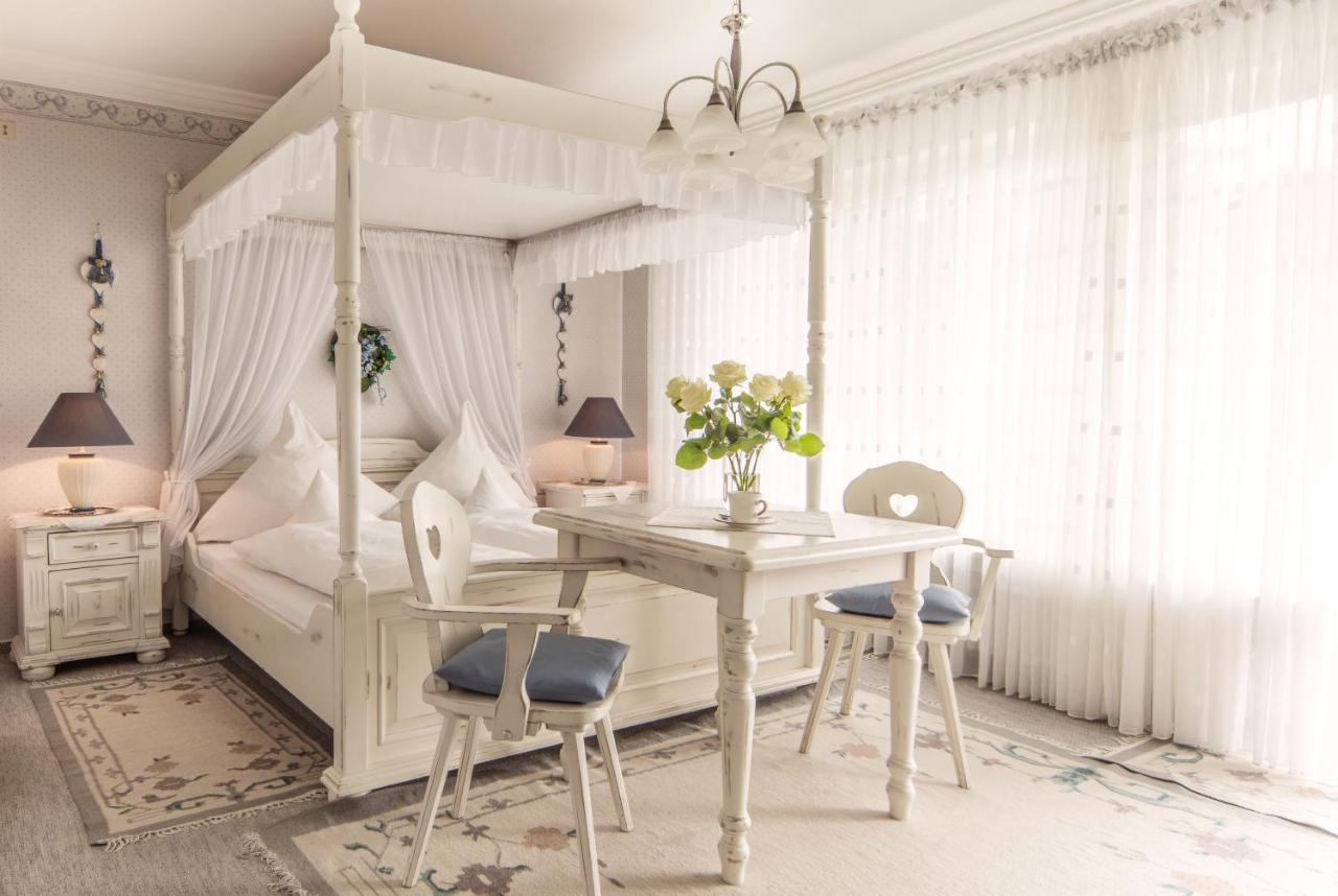 Ambient Hotel Am Europakanal Фюрт Экстерьер фото