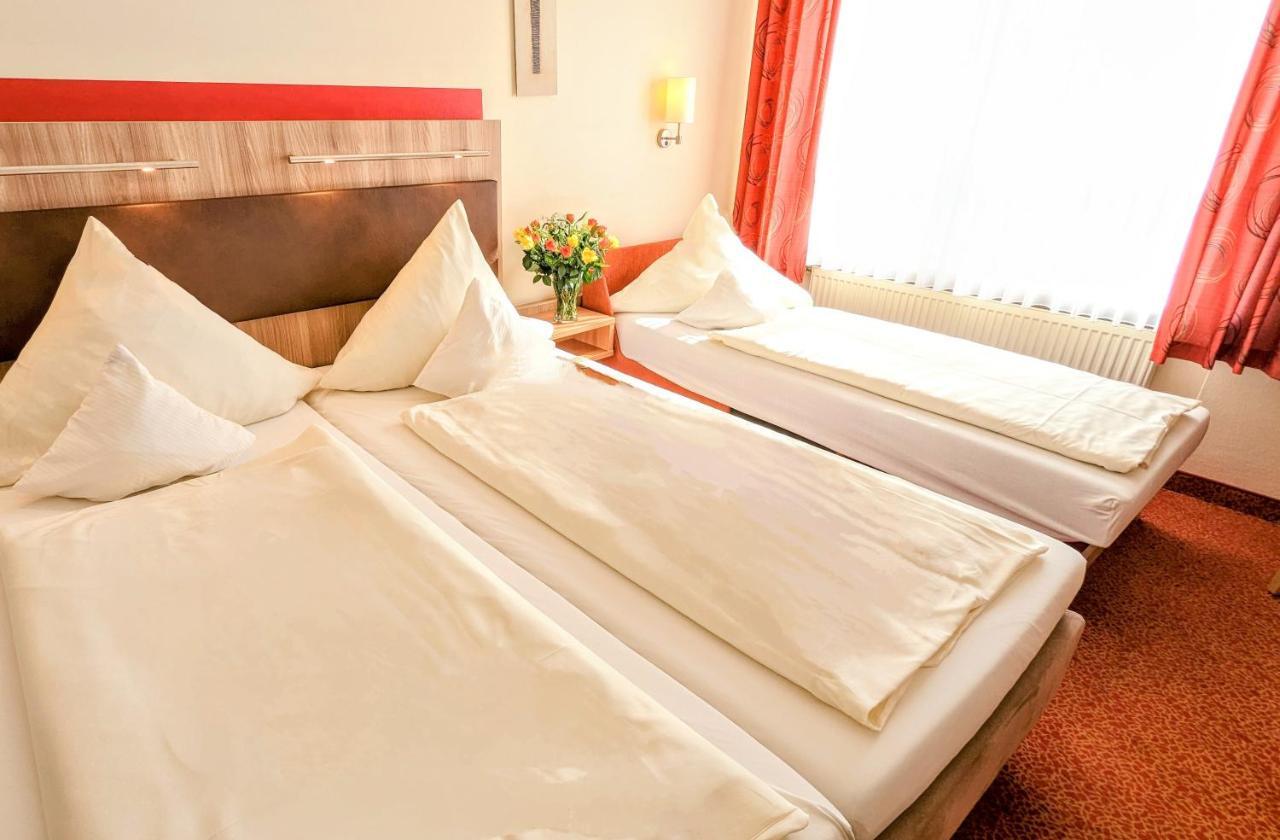 Ambient Hotel Am Europakanal Фюрт Экстерьер фото
