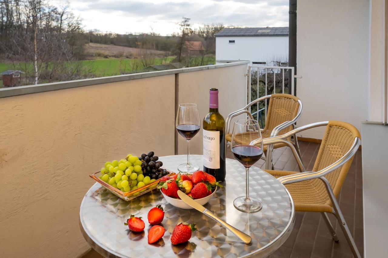 Ambient Hotel Am Europakanal Фюрт Экстерьер фото