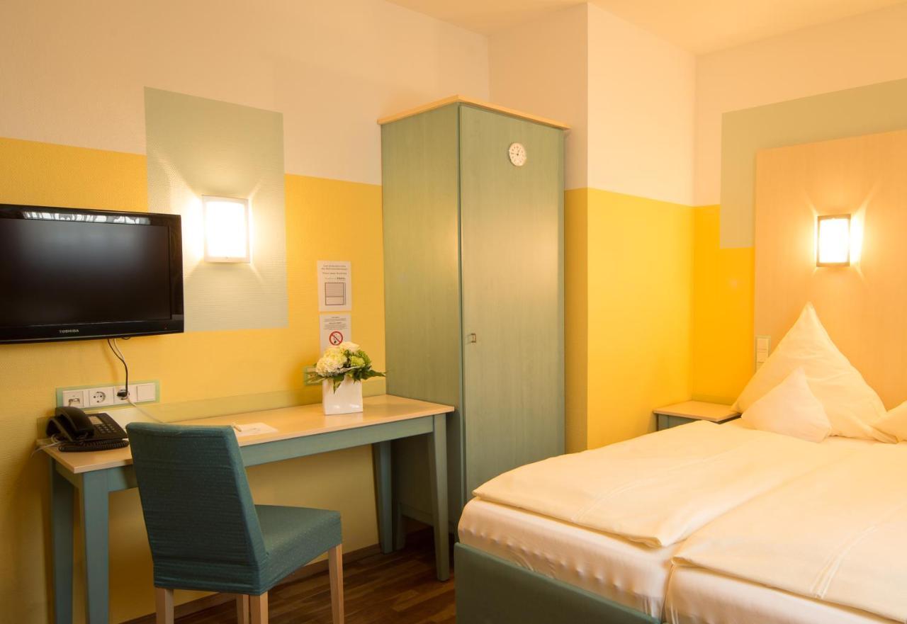 Ambient Hotel Am Europakanal Фюрт Экстерьер фото