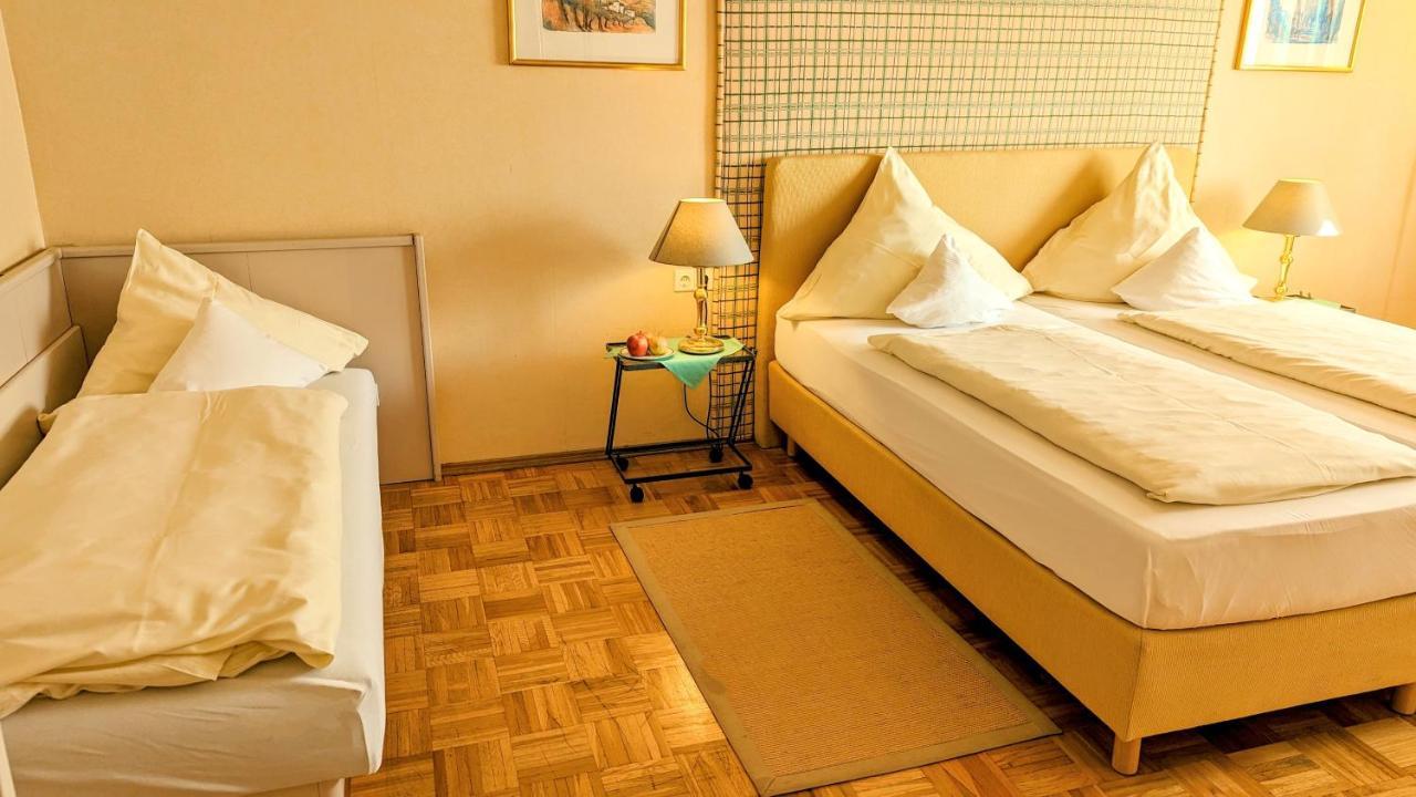 Ambient Hotel Am Europakanal Фюрт Экстерьер фото