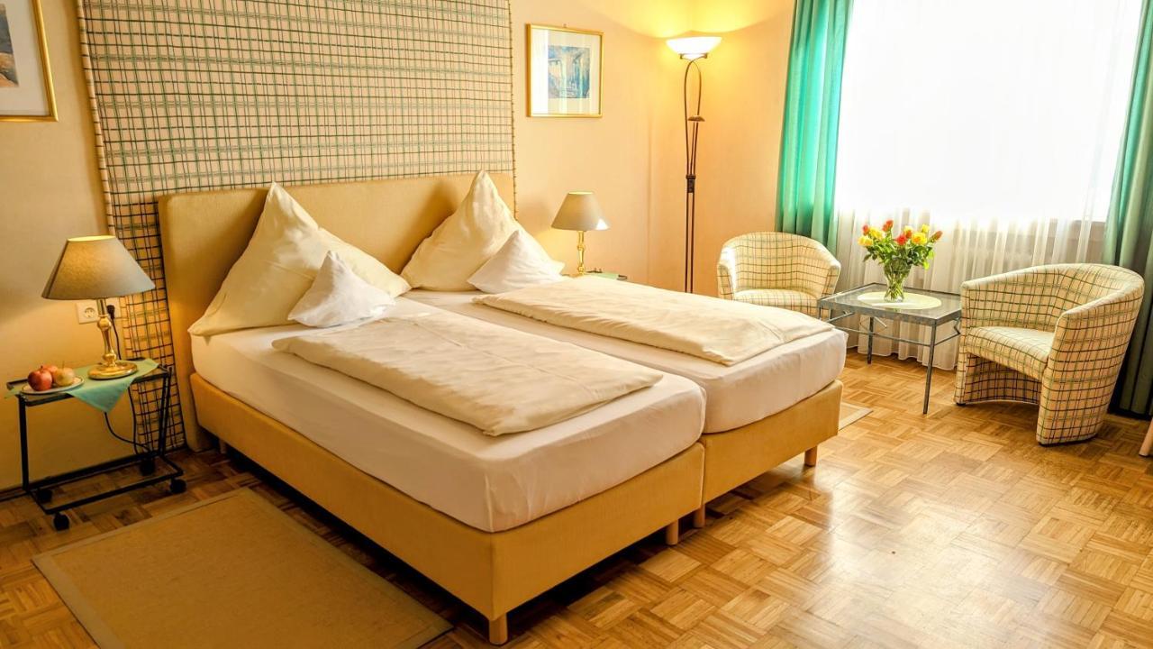 Ambient Hotel Am Europakanal Фюрт Экстерьер фото