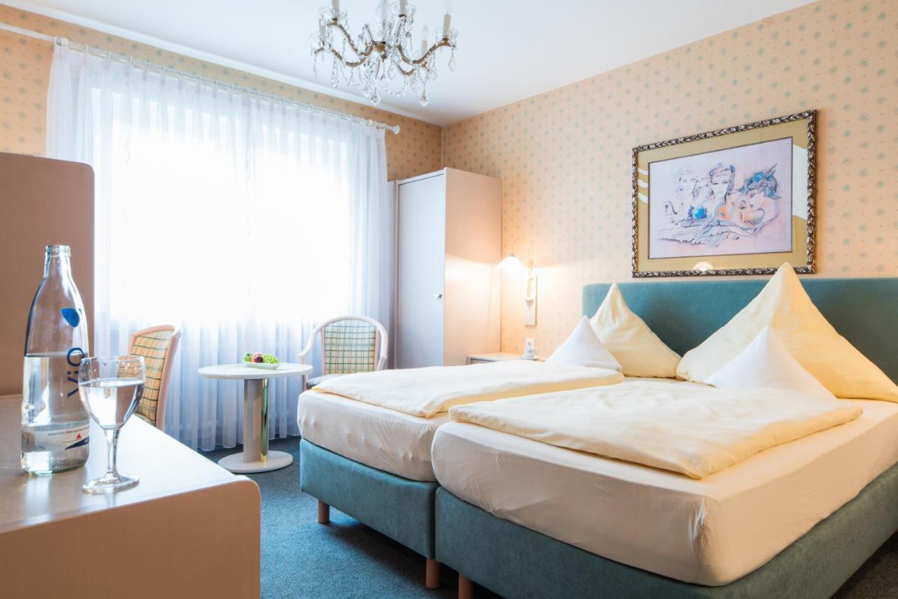 Ambient Hotel Am Europakanal Фюрт Экстерьер фото