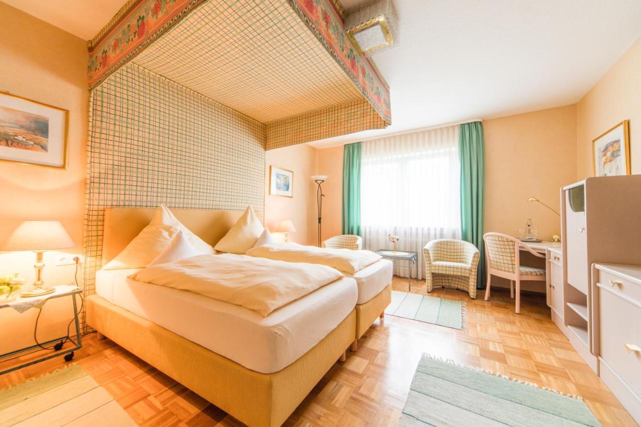 Ambient Hotel Am Europakanal Фюрт Экстерьер фото