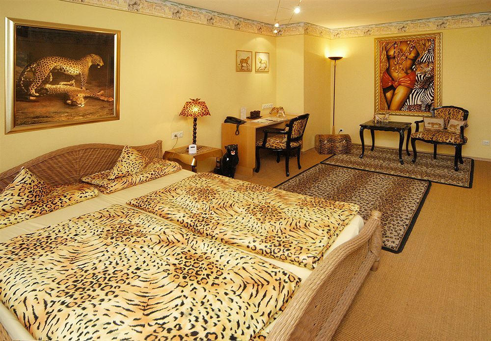 Ambient Hotel Am Europakanal Фюрт Экстерьер фото